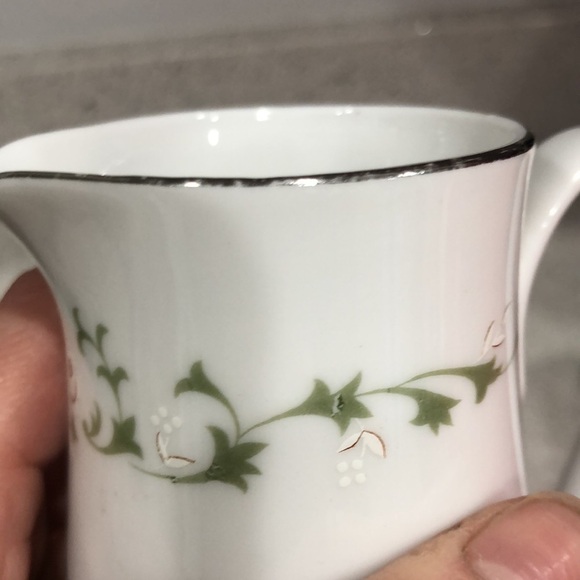 Sheffield Elegance Fine China Japan Creamer / Pitcher - Picture 11 of 11